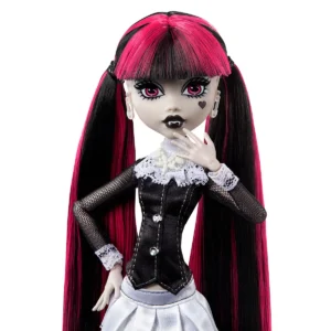 Primer plano del rostro de la muñeca Draculaura Monster High Reel Drama.