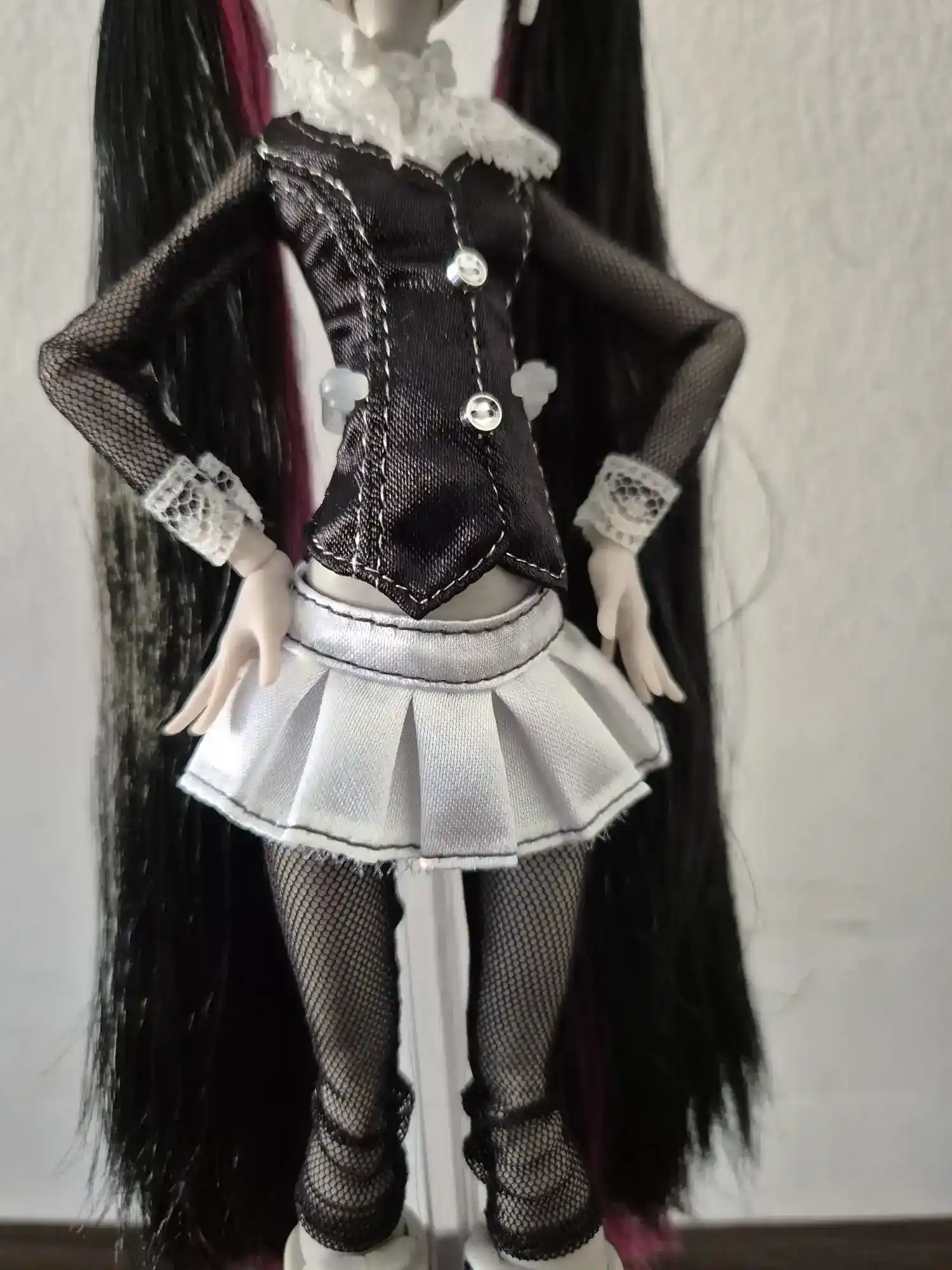 Articulaciones y acabados de Draculaura Reel Drama